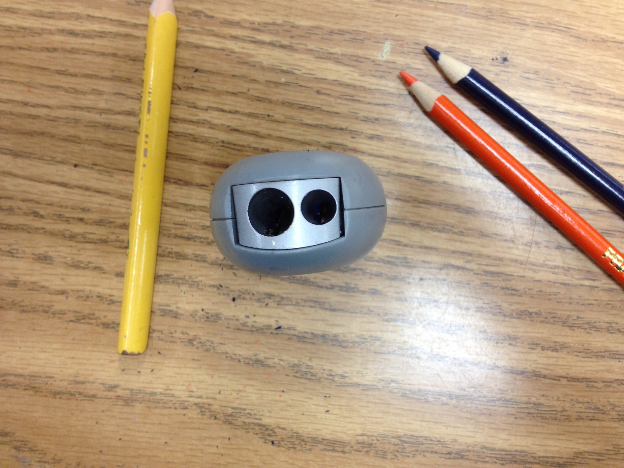 Foray electric outlet pencil sharpener